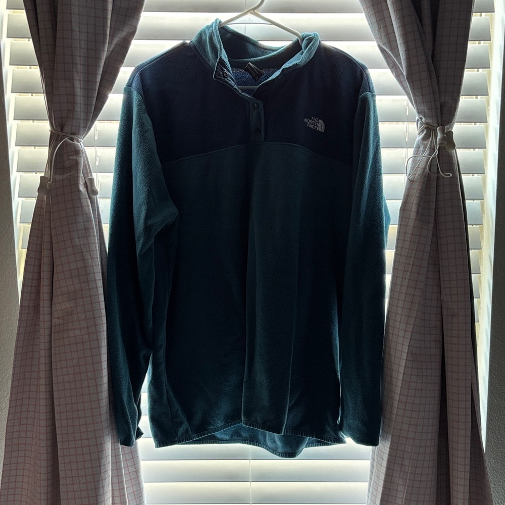 The North Face Teal and Navy Fleece Pullover